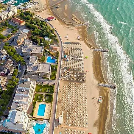Hotel Enjoy Your In Our Quiet Bibione